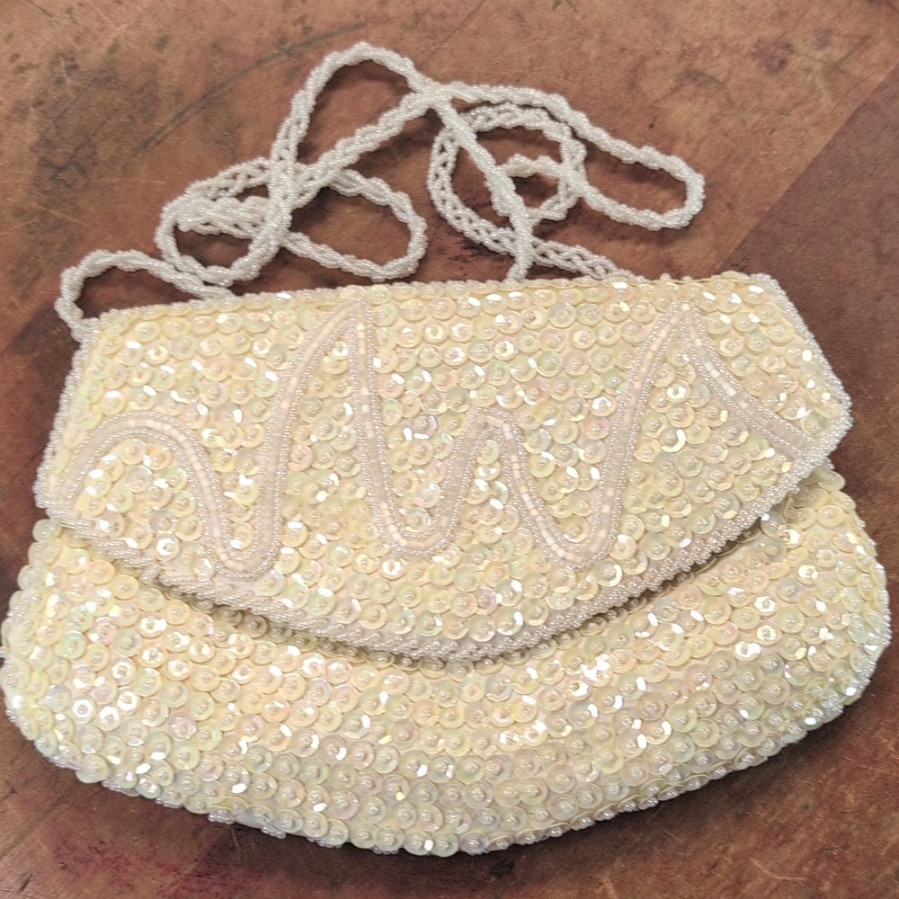 Vintage La Regale Ltd Ivory Beaded Sequin Clutch Shoulder Bag Snap Closure Lined